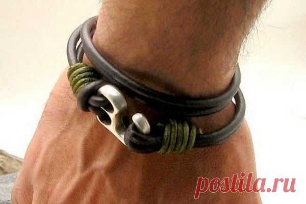 Блог BegetNews: мужская мода, статьи, фото, ссылки, рекомендации. : Мужские фенечки и браслеты – летом особо актуально