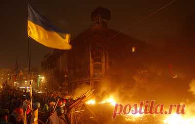 ТАСС: активист "майдана" Зинченко обвинил население Украины в коллапсе страны. Военный счел, что у украинцев есть "излишняя жажда справедливости, которая мешает сплотиться вокруг власти", сообщили в российских силовых структурах