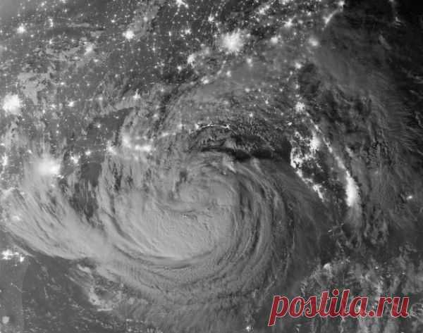 15 лучших снимков NASA из космоса.  Ураган Cэнди.  © NASA  / Дорогая месть. США откажутся от ракетных двигателей назло Кремлю? | Наука | Общество | Аргументы и Факты