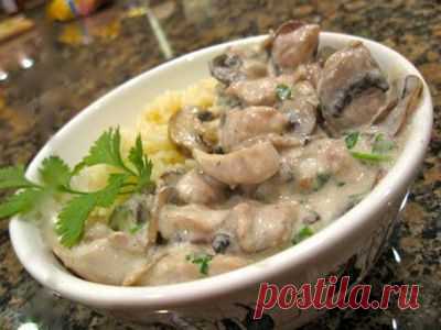 Курица с шампиньонами в сливочном соусе
