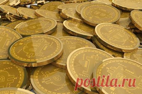 Разбогатевшую на биткоинах пенсионерку приняли за террористку. Вложившаяся в 2013 году в биткоин по совету родственников пенсионерка пожаловалась на отказ банка, в котором она обслуживается, в обналичивании средств. Причиной этому стали финансовые механизмы по борьбе с отмыванием денег и финансированием терроризма, поскольку движение ее средств нельзя отследить.