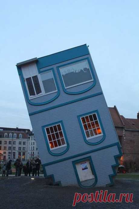 Upside Down House