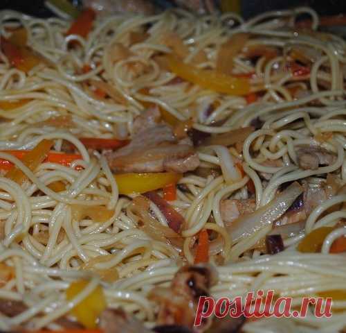 Лапша по-китайски со свининой - изобретение американских китайцев