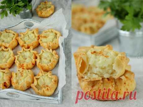 ПИРОЖКИ С КАРТОФЕЛЬНЫМ ПЮРЕ
