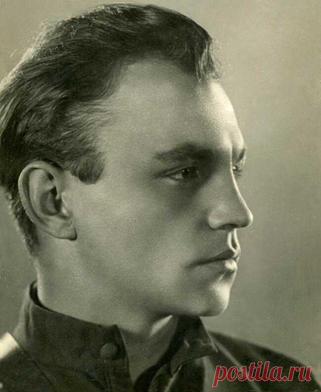 Борис Блинов, 19 апреля, 1909
 • 13 сентября 1943