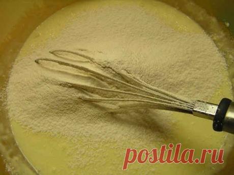 Сочники 

Вот воскресным вечерком решила сделать что-нибудь вкусненькое и побаловать домашних. Выбор пал на сочники. Ну люблю я их и все тут 

Делается все просто на раз-два ;) 

Ингредиенты: 

Для теста: 

●мука — примерно 4 стакана 

●маргарин — 150гр 

●яйца — 2 шт (если крупное, то и одно можно) 

●сахар — 4ст.ложки 

●соль — 1/2 ч.л. 

●сметана 25% — 6 ст.л. 

●разрыхлитель для теста — 1/2 ч.л. (можно заменить гашеной содой) 

Для начинки: 

●Творог — 0,5кг 

●Сахар —...