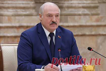 Лукашенко дал оценку сталинским репрессиям. Президент Белоруссии Александр Лукашенко во время совещания призвал разобраться с занимающими «антигосударственную позицию» руководителями и предупредил, чтобы все обошлось без «накатов, как в 1930-е годы». При этом он отметил, что не уверен в правильности трактовки действий власти СССР в тот период как репрессивных.
