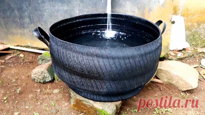 Как сделать бак для воды из старой покрышки Старые изношенные покрышки можно использовать по-разному, даже применять для изготовления герметичных емкостей для хранения воды. Такие баки пригодятся для сбора осадков, замешивания бетона или просто для хранения сыпучих материалов. Изготовление подобных емкостей вполне посильный процесс, поэтому