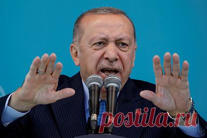 Эрдоган собрался обвалить турецкую лиру. Президент Турции Реджеп Тайип Эрдоган во время своего выступления в Измире пообещал вновь понизить ключевую ставку. «Мы наш народ, наших фермеров не отдадим на растерзание ставке. Есть иностранные агенты, они на нас наступают, пытаются дискредитировать нашу освободительную экономическую войну», — заявил Эрдоган.