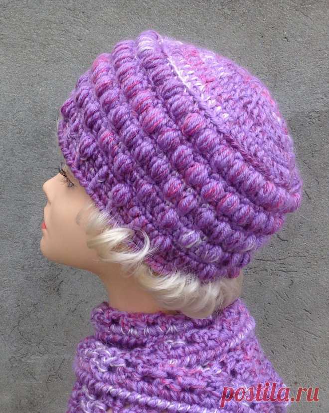 Великолепный комплект. Шапка-кубанка и снуд крючком. МК в свободном доступе.