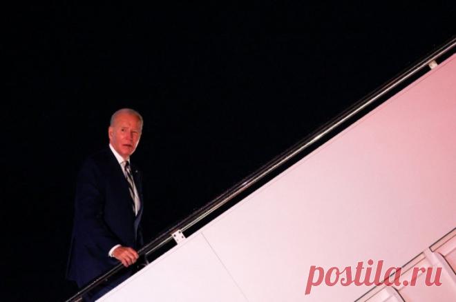 Самолёт Байдена сломался при посадке в штате Мэн. Президент США вместе отправился в Льюистон, где 25 октября в результате массовой стрельбы погибли 18 человек.