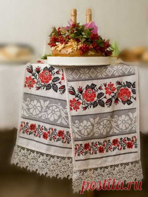Украинские вышитые рушники и вышиванки