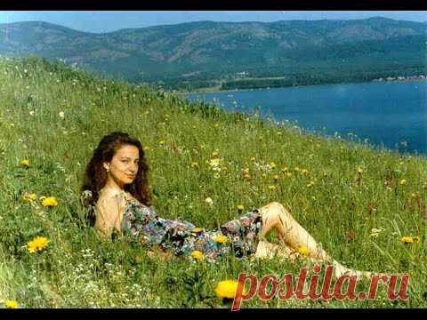Песни Владимира Сидорова на стихи отечественных поэтов. Поёт Лариса Богатырёва.  1. Запах мёда. Стихи Марка Подберёзского. (0:01)  2. Белая метель. Стихи Павла Леонидова. (4:28)  3. Память. Стихи Владимира Орлова. (7:30)  4. Песенка о снежной сирени. Стихи Натальи Шолик. (10:40)  5. Если мы не любим. Стихи Сильвы Капутикян. Дуэт с Владимиром Сидоровым. (11:32)  6. Уходи. Стихи Сильвы Капутикян. (14:43)  Магнитогорск. 1992-1997.