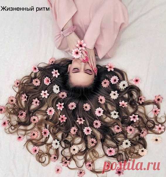 Укутать плечи в летние мечты......
Вдыхать цветов - надежды луговые...
Доброе утро!!!
©