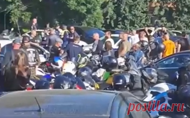 В МВД ответили на сообщения о протестах байкеров в Екатеринбурге. Собрание байкеров в Екатеринбурге 4 августа прошло спокойно и не носило протестного характера, сообщил РБК глава пресс-службы ГУ МВД по Свердловской области Валерий Горелых.