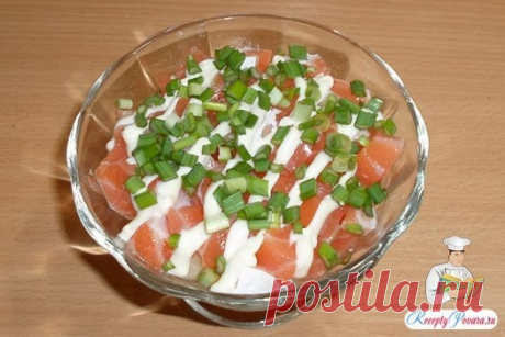Салат с семгой, картофелем, яйцом, луком