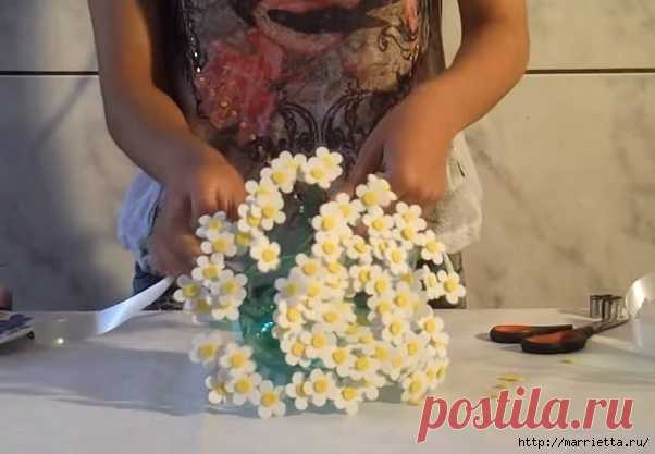 Букет цветов из пластиковой бутылки и фоамирана
