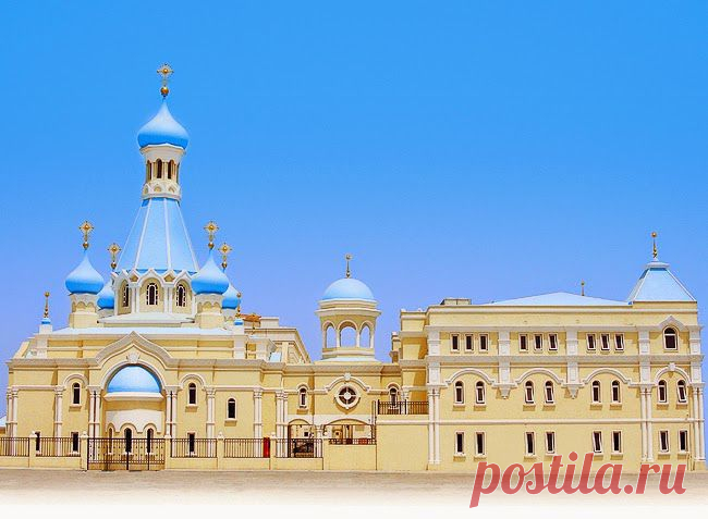 В православном храме Святого апостола Филиппа в ОАЭ открылась картинная галерея﻿