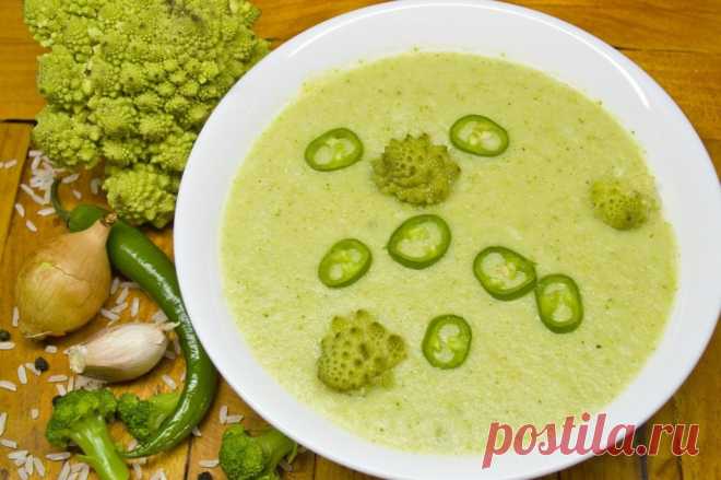 Постный суп-пюре из брокколи и романеско