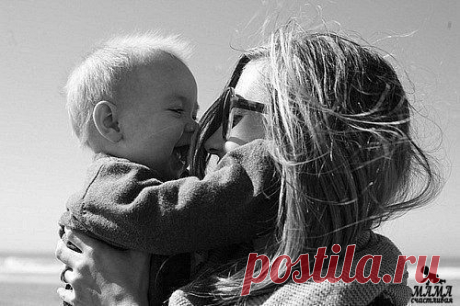 Мне однажды сын сказал - Я хочу, чтоб были… Как у птицы у тебя… воооот такие Крылья… Стал полёт мне по плечу, ощутила силу… "И куда ж я полечу?" Я его спросила… Сын ответил-Никуда… Мамы не летают!!! Мамы крыльями всегда… Деток закрывают…😌 / Новые дети