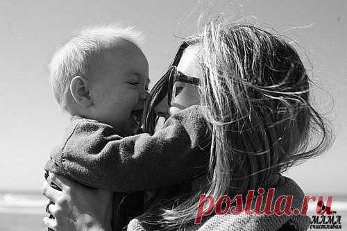 Мне однажды сын сказал -  Я хочу, чтоб были… Как у птицы у тебя… воооот такие Крылья… Стал полёт мне по плечу, ощутила силу… "И куда ж я полечу?" Я его спросила… Сын ответил-Никуда… Мамы не летают!!! Мамы крыльями всегда… Деток закрывают…😌 / Новые дети