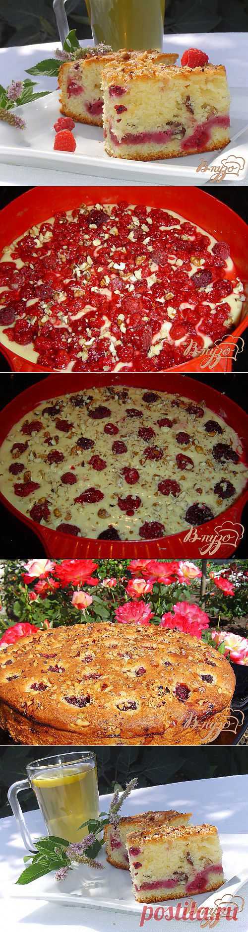 Пирог с малиной и орехами