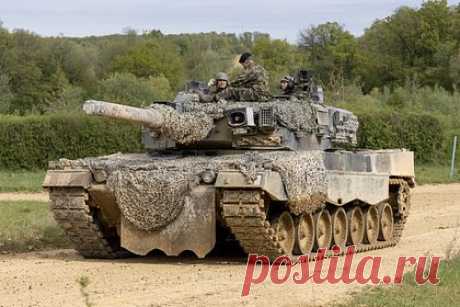 Власти Швейцарии согласовали перепродажу танков Leopard 2. Национальный совет Швейцарии проголосовал за вывод из эксплуатации 25 танков Leopard 2, для дальнейшей перепродажи в Германию концерну Rheinmetall. В общей сложности 96 боевых танков Leopard 2, принадлежащих швейцарским вооруженным силам, списаны и находятся на хранении, 25 из них должны быть выведены из эксплуатации.