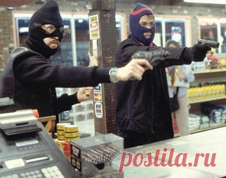 Ст. 162 ч. 4 УК РФ "Разбой" - комментарии, особенности и наказание Статья 162 УК РФ определяет виды ответственности за совершение грабежа единолично или предварительно сговорившейся группой лиц. Несмотря на различия в комментариях правоведов о реализации статьи, боль...