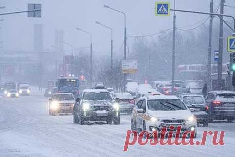 В Москве пьяный водитель электромобиля протаранил семь автомобилей. В Москве пьяный водитель электромобиля Voyah протаранил семь машин, которые находились на парковке. Об этом сообщили в столичном управлении МВД России, передает ТАСС. По информации министерства, авария произошла на Дмитровском шоссе близ дома 107. Водителя китайского электрокара направили в больницу.
