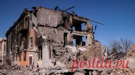 «Стены раскалились»: Нина Савченко из города Счастье ЛНР — о страхе и потерях накануне освобождения. 28 февраля 2022 года в ходе специальной военной операции город Счастье Луганской Народной Республики был освобождён от украинских боевиков. Но за несколько дней до этого жители города пребывали в сильнейшем страхе. Местная жительница Нина Савченко рассказала RT, как они с соседями и родными прятались в подвалах, пока вокруг творилось насилие. Читать далее
