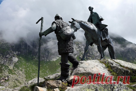 Памятник Суворову в Альпах