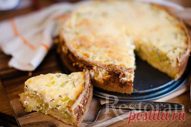 Пирог полезный киш из овсяного теста с кабачком