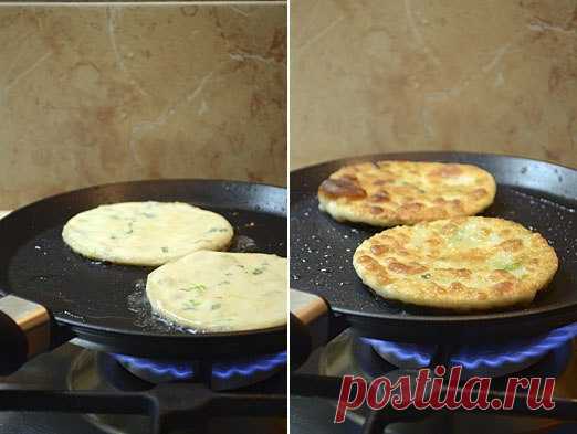 Китайские лепешки с зеленым луком: Хрустящая корочка и мягкая текстура внутри, слегка солоноватый аромат хлеба в сочетании с запахом зеленого лука Просматривайте этот и другие пины на доске Рецепты пользователя Наталья.
Теги
Китайские лепешки с зеленым луком- Хрустящая коро...
- Китайские лепешки с зеленый луком Хрустящие лепешки с зелёным луком и сыром Ингредиенты: -Мука — 400 г -