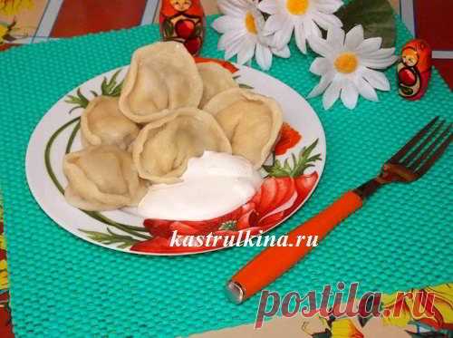 Рецепт домашних пельменей на заварном тесте с начинкой из мяса и грибов, пошаговые фото. Заварное тесто проще раскатывать и оно практически не прилипает.