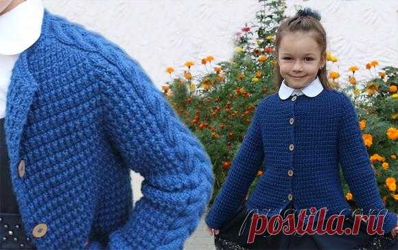 Кофточка для мальчика спицами с рельефной резинкой
