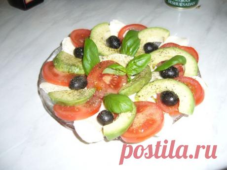 Салат Капрезе с авокадо. Кулинар.ру – более 99 000 рецептов с фотографиями. Форум.