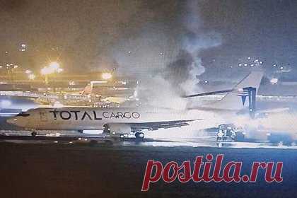 Boeing полностью сгорел после аварийной посадки и попал на видео