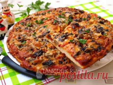 Пицца с грибами и колбасой