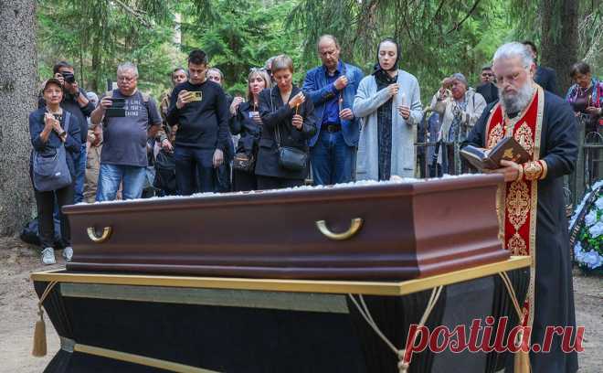 В Петербурге простились с актером Иваном Краско. В Санкт-Петербурге простились с Народным артистом России Иваном Краско.