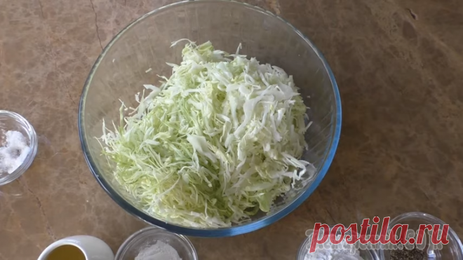 Заливной пирог с кабачком и капустой