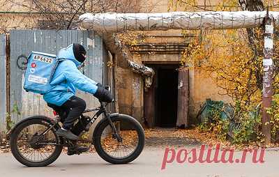 В Москве в ходе рейда выявлено 2,5 тыс. нарушителей среди доставщиков на велосипедах и СИМ. В ГАИ подчеркнули, что контроль за данными категориями участников дорожного движения со стороны Госавтоинспекции столицы будет продолжен