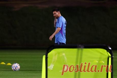 Стало известно о состоянии Месси перед первым матчем Аргентины на ЧМ-2022. Нападающий сборной Аргентины Лионель Месси сможет принять участие в первом матче команды против Саудовской Аравии на Чемпионате мира 2022 года в Катаре. У 35-летнего футболиста нет проблем со здоровьем. Форвард пропустил командную тренировку сборной Аргентины из-за перегруженности икроножных мышц.
