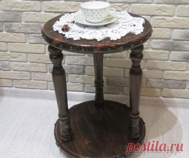 Мастерим кофейный столик с «коваными» элементами Материалы и инструменты: - 2 круглых мебельных щита, диаметром 38 см; - 3 балясины 50*50; - 3 маленьких колесика; - струбцины; - саморезы; - шканты мебельные, - газовая горелка с баллоном газа (по жел...