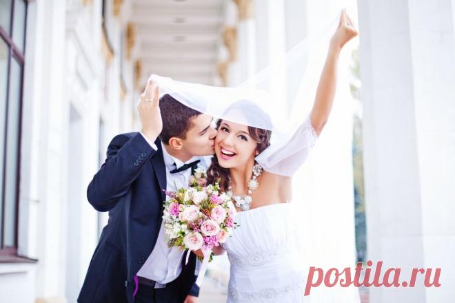 ВЫБОР СВАДЕБНОГО ПУТЕШЕСТВИЯ ПО ЗОДИАКУ  **Рак. Поскольку это домоседы, лучшее место  свадьбы - их собственный дом или что-то очень напоминающее их дом/обстановку. Раки ценят уют и вкусную еду - в ресторане с видом на озеро или море, декор в стиле загородного дома.