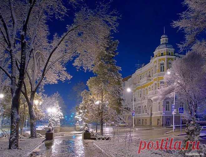 фонари в зимнем городе