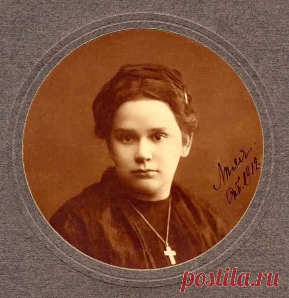 Черубина де Габриак: другая сторона медали | Записи в рубрике Черубина де Габриак: другая сторона медали | Ценности культуры не стареют.