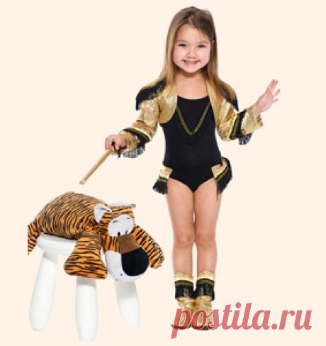 Малыши обожают играть в цирк. Любому из них непременно придется по душе роль дрессировщика и укротителя зверей. Для новогоднего карнавала или праздника профессий – это отличная идея. А представить и защитить костюм дрессировщика и дрессировщицы вам поможет это стихотворение-визитка.