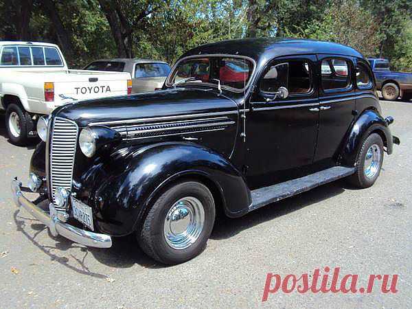 1937 CLASSIC DODGE - $12000