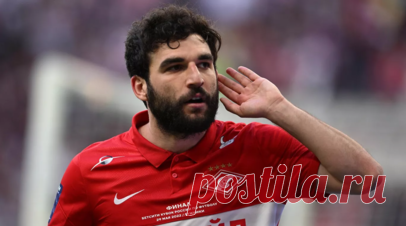 Агент Джикии оценил вероятность подписания контракта со «Спартаком» при Абаскале. Представляющий интересы защитника «Спартака» Георгия Джикии агент Вадим Шпинёв заявил, что его клиент не продлит контракт с красно-белыми, если Гильермо Абаскаль останется на посту главного тренера. Читать далее