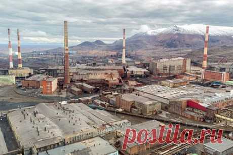 Мишустин приехал в российский город и удивился. Премьер-министр России Михаил Мишустин приехал в Норильск и заявил, что его удивил этот город. О своих впечатлениях он рассказал на встрече с врио губернатора Красноярского края Михаилом Котюковым. Мишустин назвал город симпатичным, а также обратил внимание на постройки и новый спортивный центр.